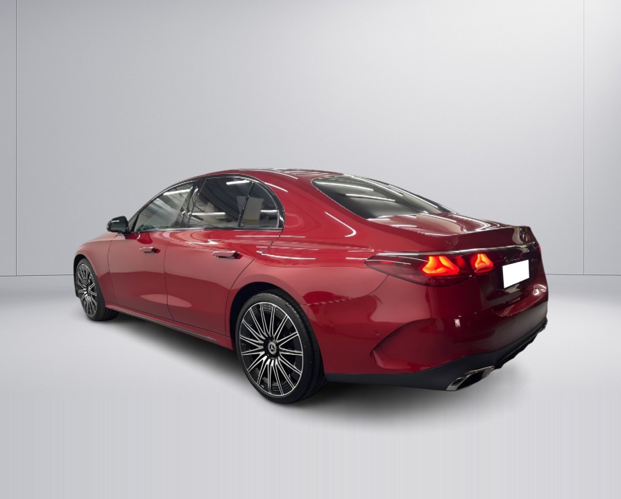 Mercedes-Benz E 200 4MATIC (4)