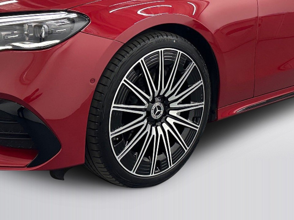 Mercedes-Benz E 200 4MATIC - foto 12