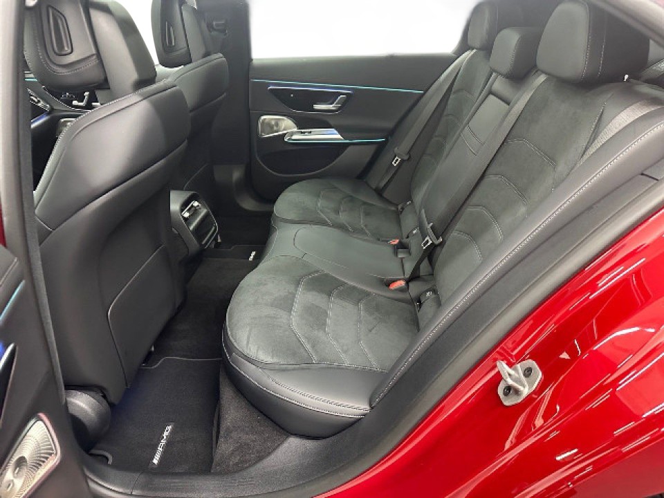 Mercedes-Benz E 200 4MATIC - foto 6