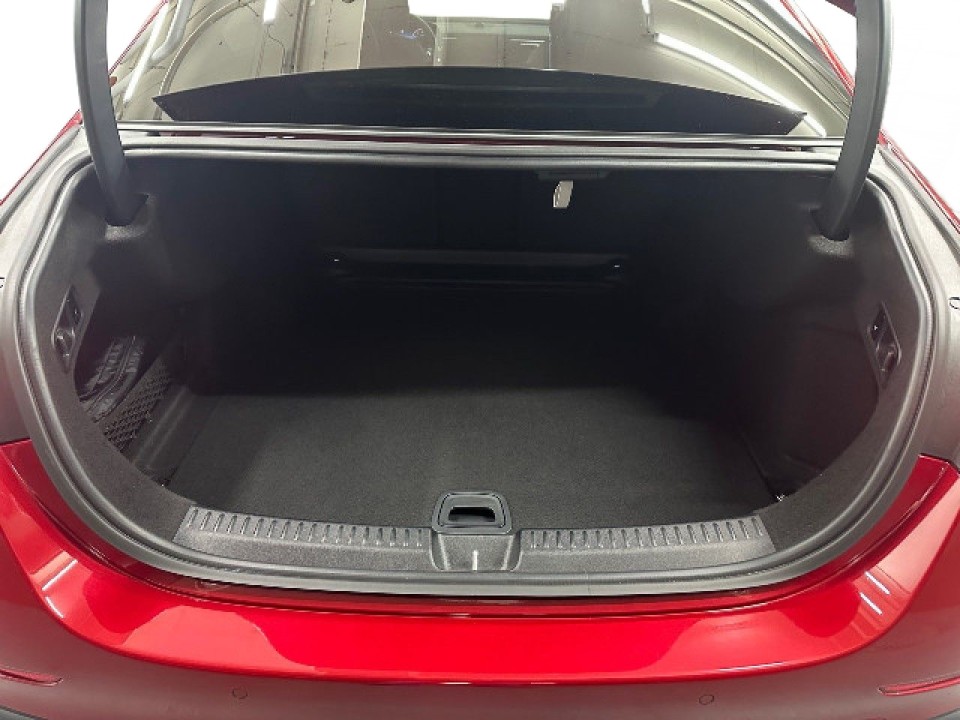 Mercedes-Benz E 200 4MATIC - foto 11