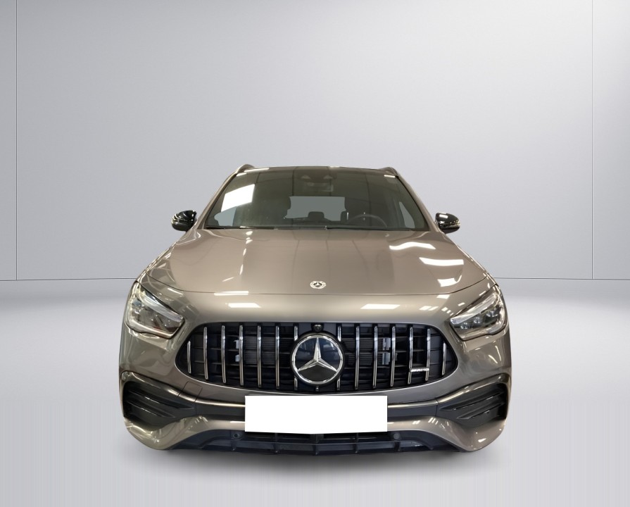 Mercedes-Benz GLA 35 AMG 4MATIC (2)