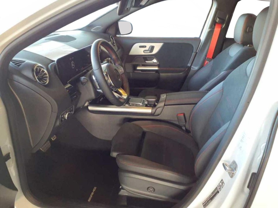 Mercedes-Benz GLA 35 AMG 4MATIC (4)