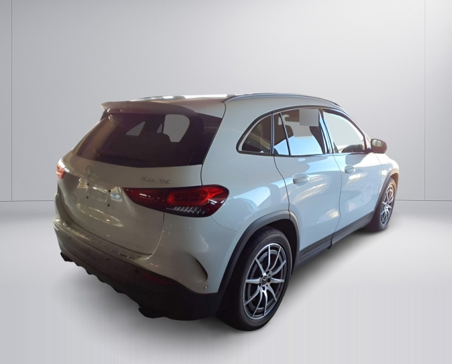 Mercedes-Benz GLA 35 AMG 4MATIC (3)