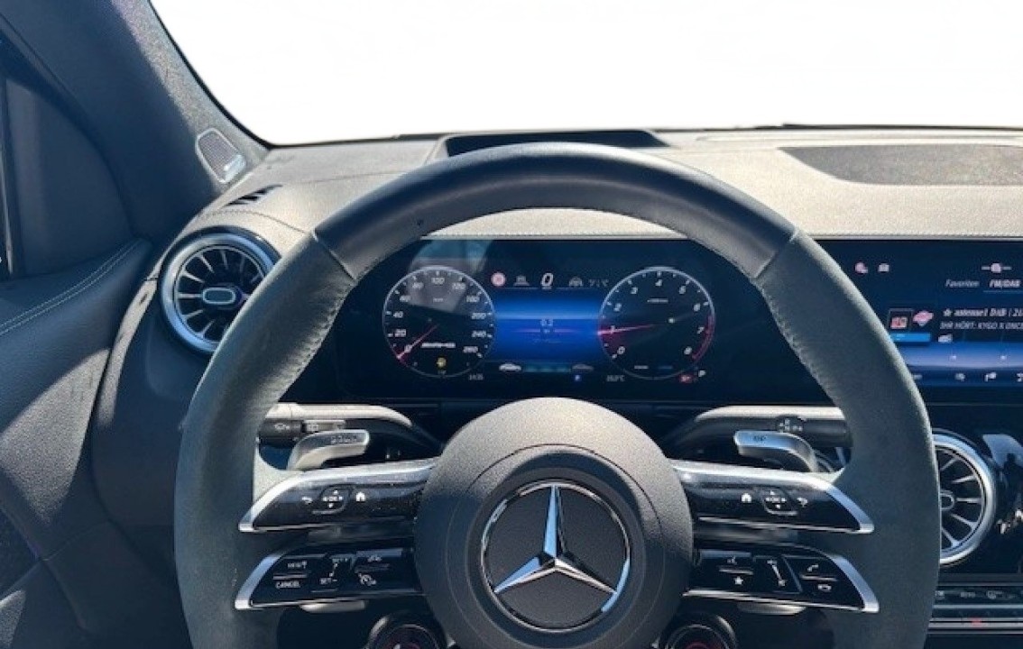 Mercedes-Benz GLA 35 AMG 4MATIC - foto 12