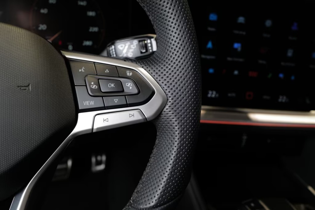 Volkswagen Touareg V6 TDI R-Line - foto 14