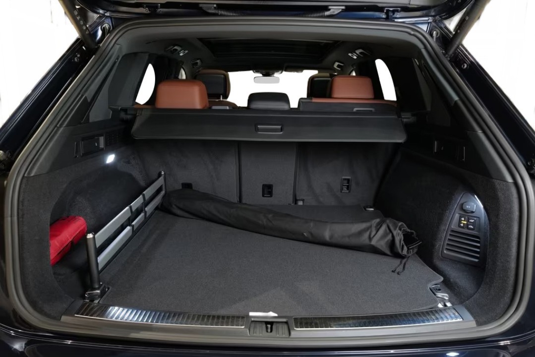 Volkswagen Touareg V6 TDI R-Line - foto 24