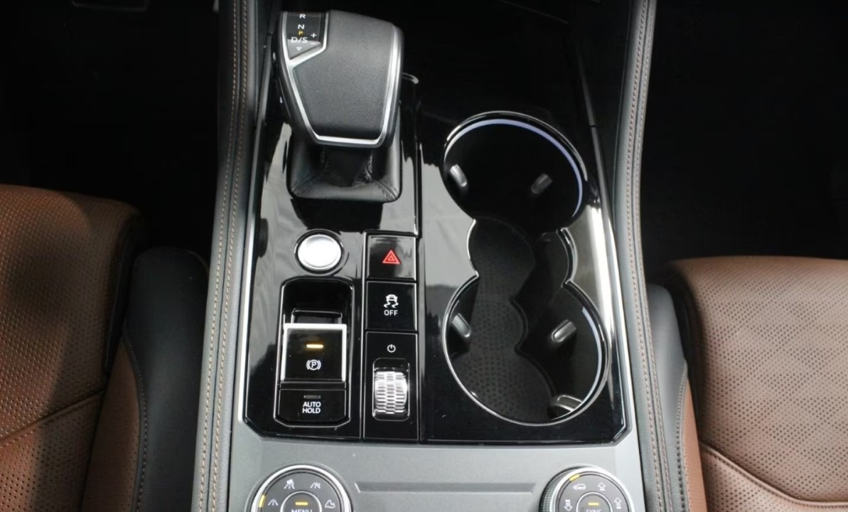 Volkswagen Touareg 3.0 TSI R-Line - foto 8