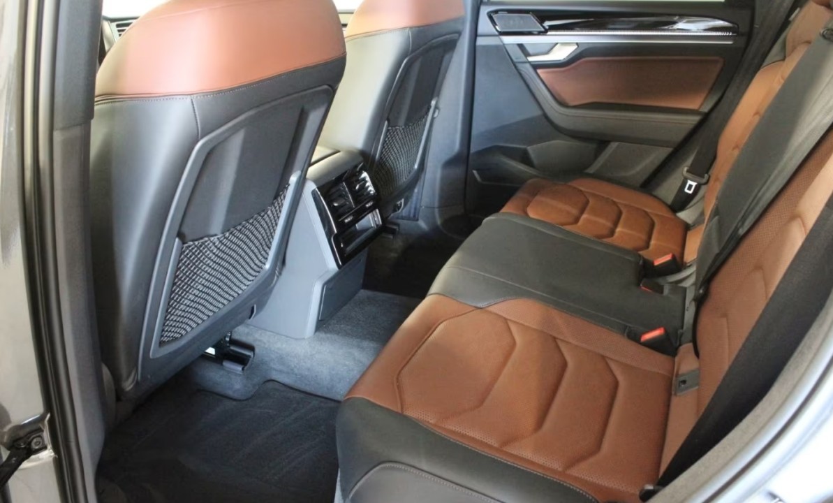 Volkswagen Touareg 3.0 TSI R-Line - foto 10