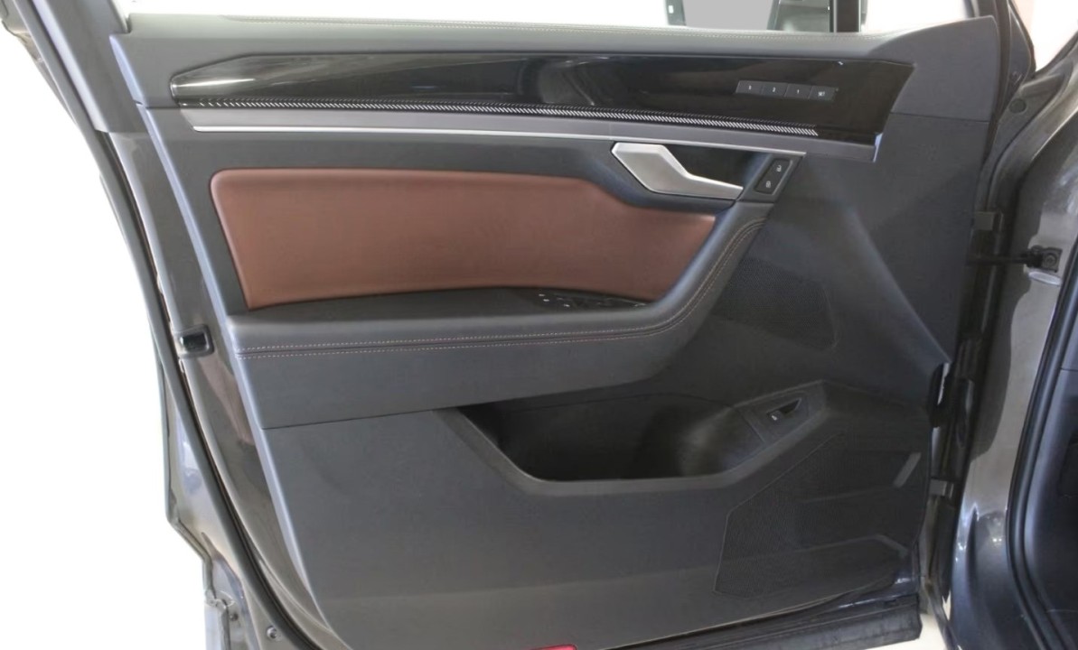 Volkswagen Touareg 3.0 TSI R-Line - foto 11