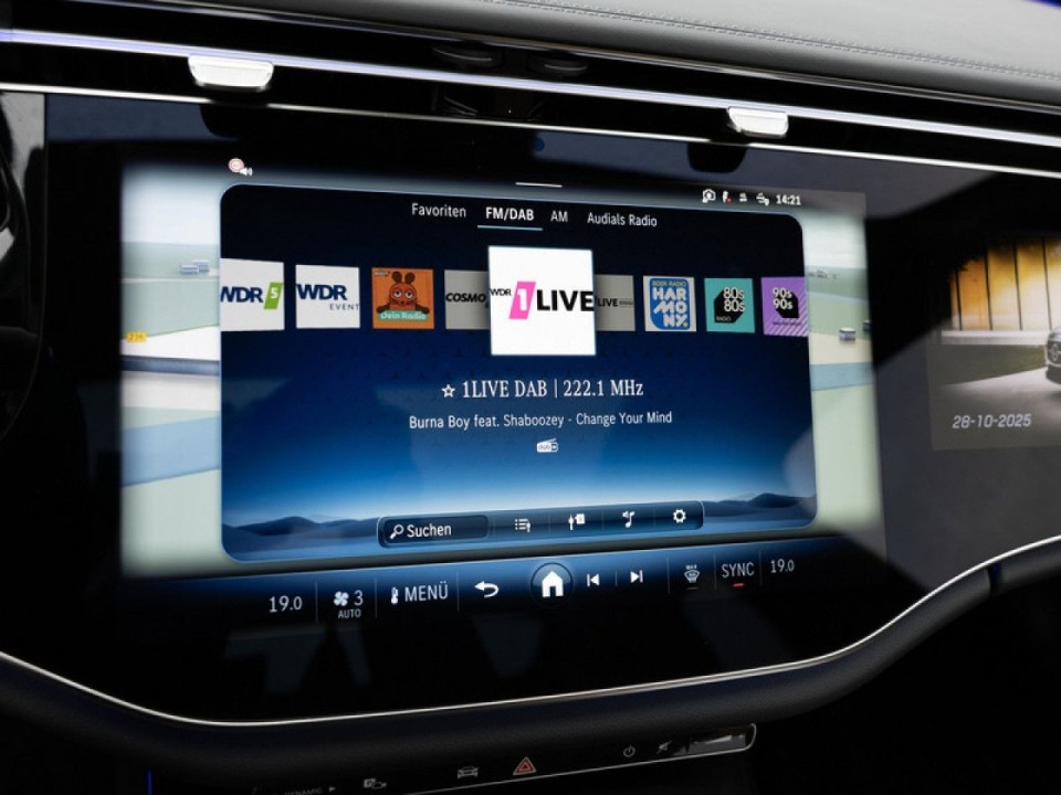 Mercedes-Benz E 200 4MATIC AMG Line - foto 21