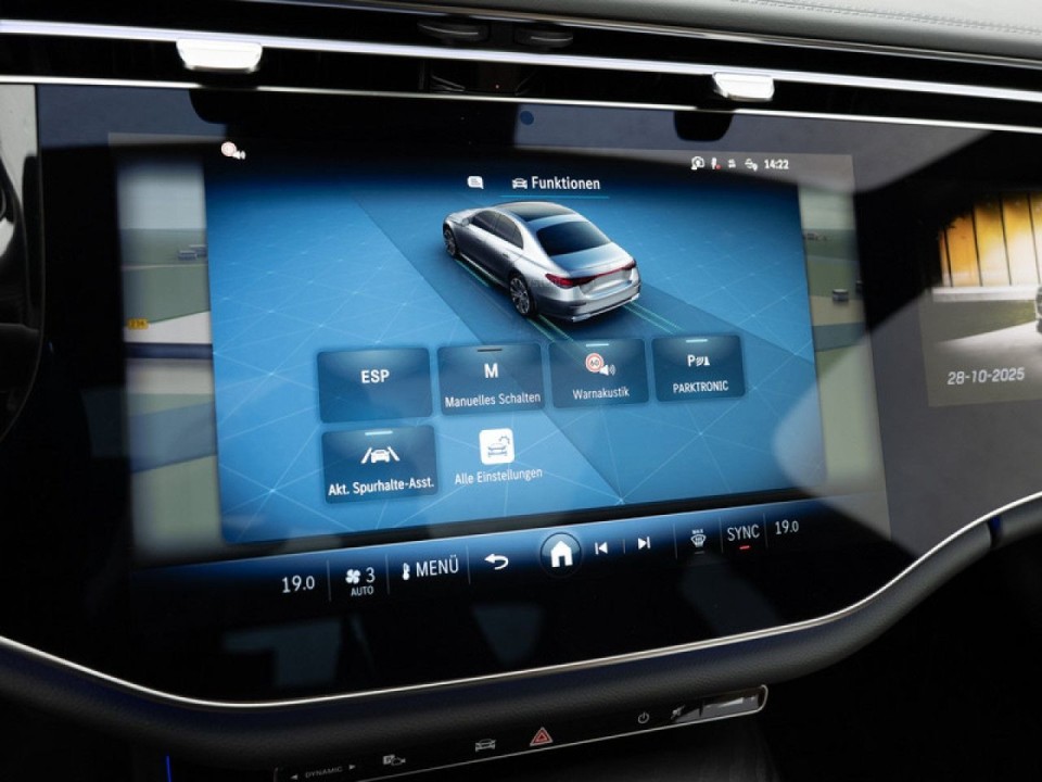 Mercedes-Benz E 200 4MATIC AMG Line - foto 15