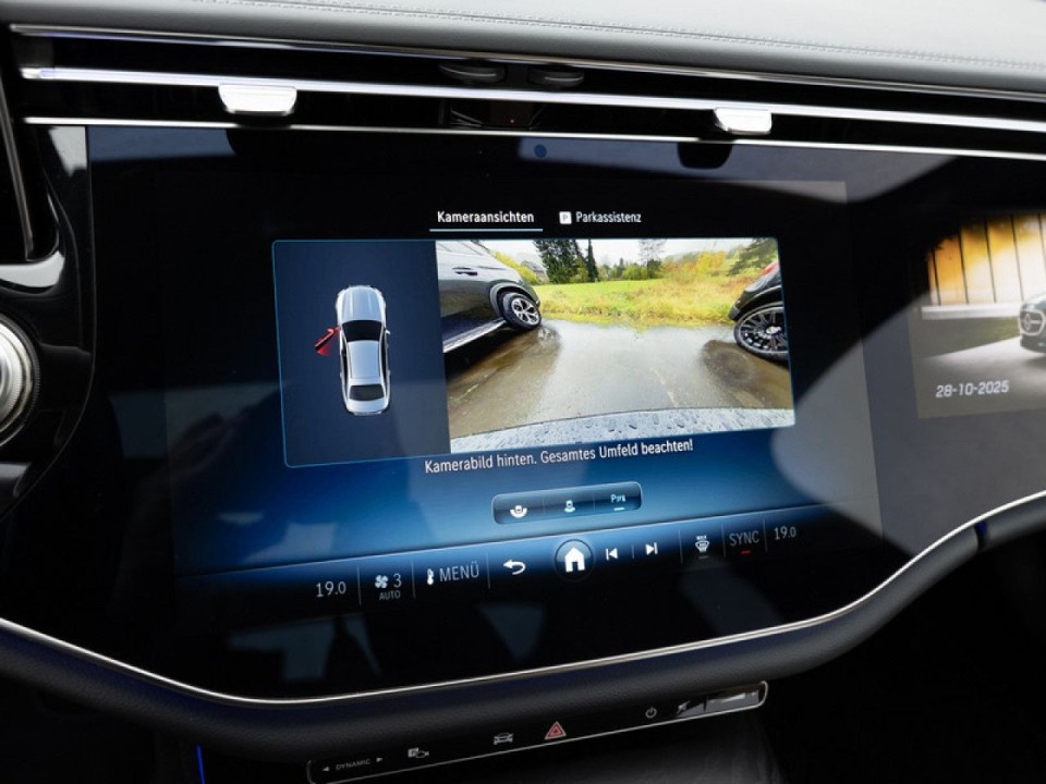 Mercedes-Benz E 200 4MATIC AMG Line - foto 22