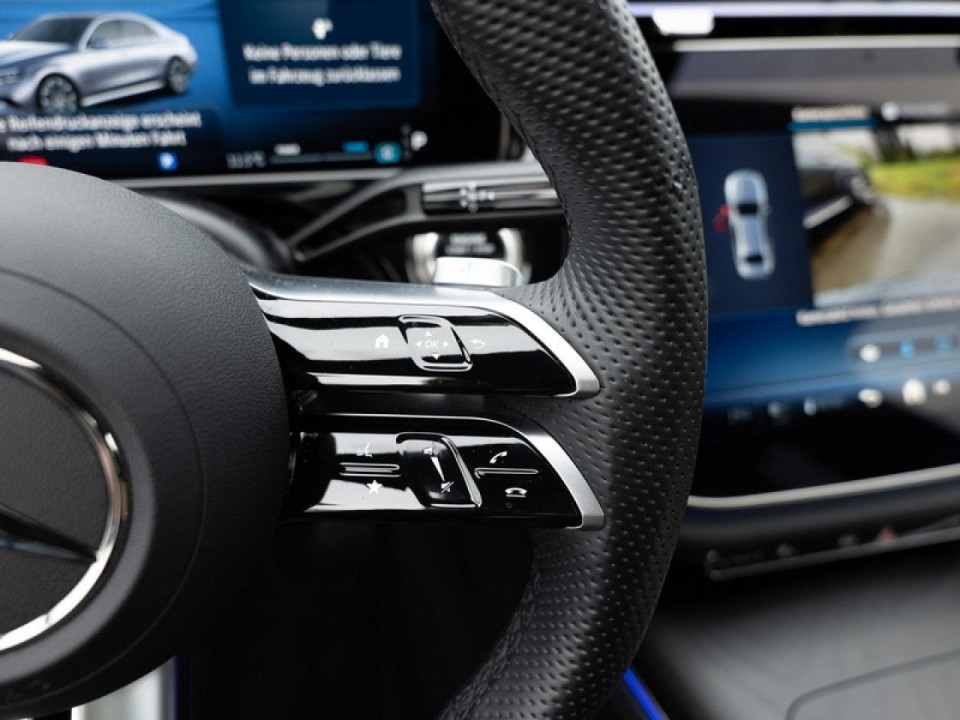 Mercedes-Benz E 200 4MATIC AMG Line - foto 12