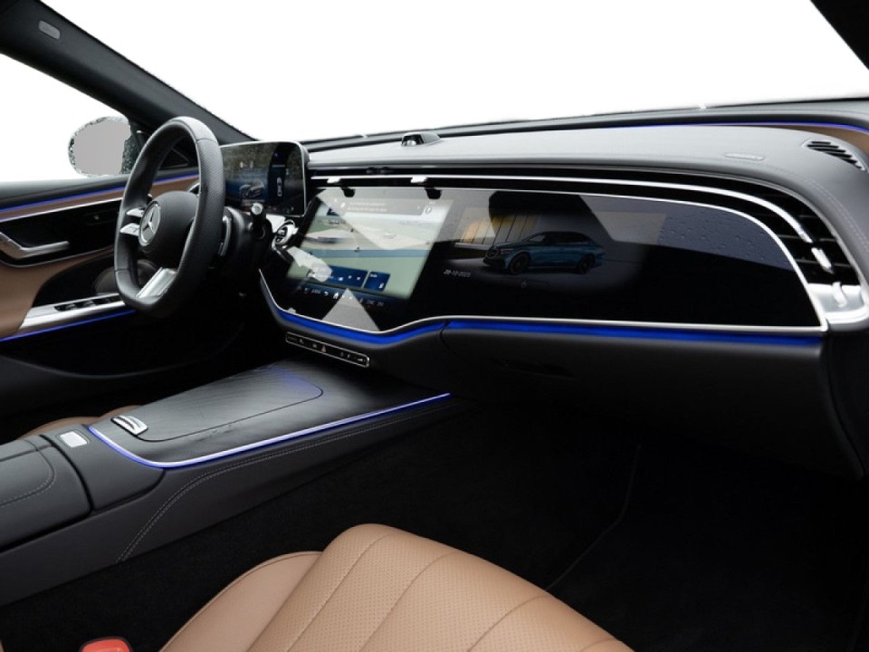 Mercedes-Benz E 200 4MATIC AMG Line - foto 9