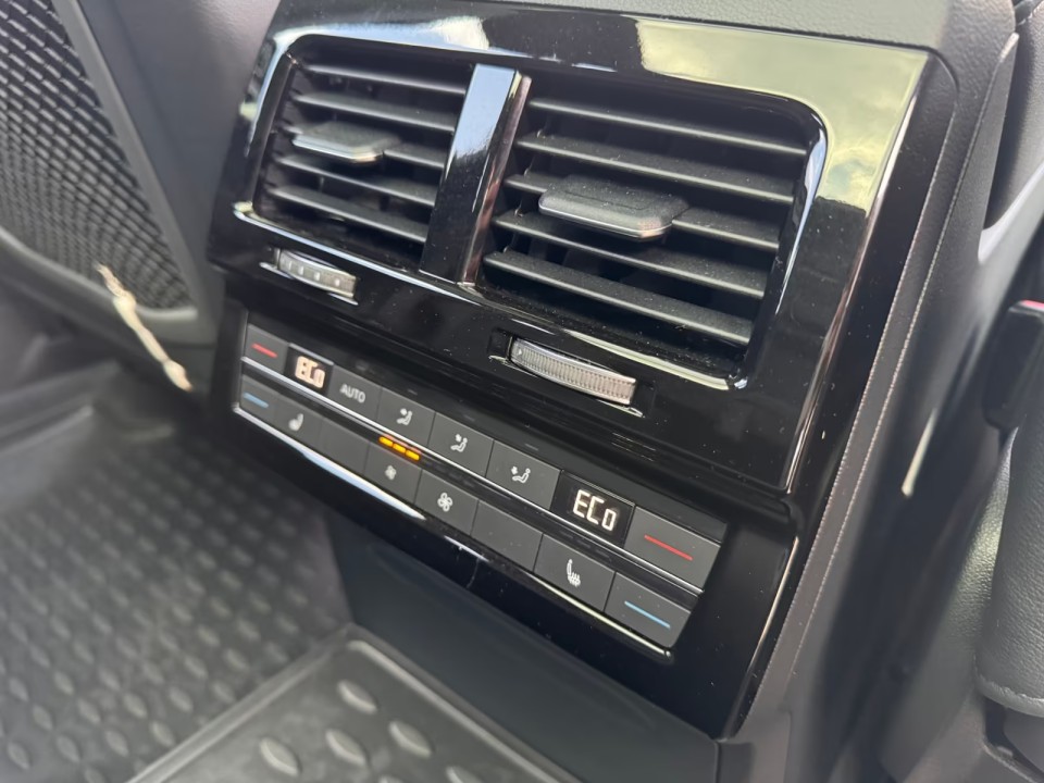 Volkswagen Touareg 3.0 TSI R-Line 4Motion - foto 10