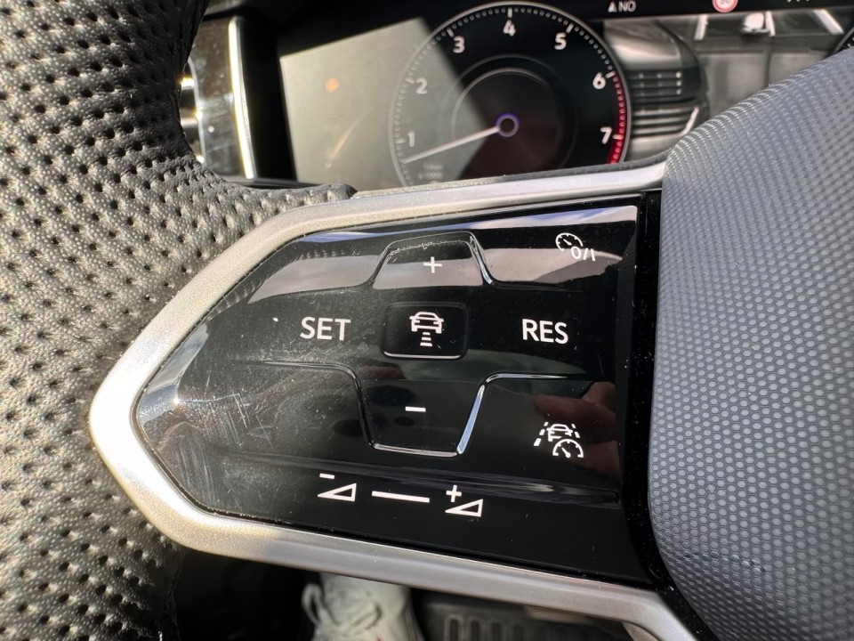 Volkswagen Touareg 3.0 TSI R-Line 4Motion - foto 14