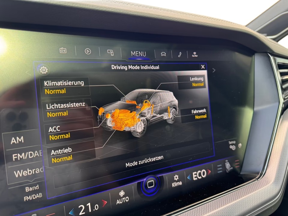 Volkswagen Touareg 3.0 TSI R-Line 4Motion - foto 25