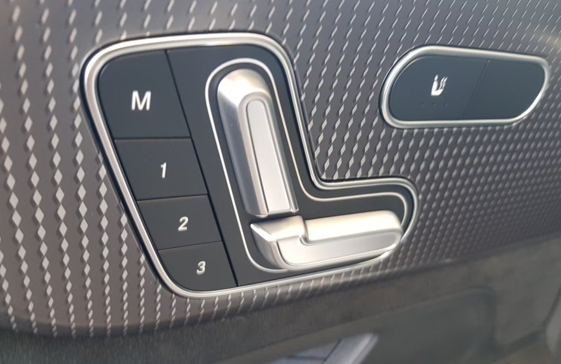 Mercedes-Benz EQA 350 4MATIC AMG - foto 11