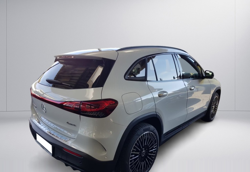 Mercedes-Benz EQA 350 4MATIC AMG (2)