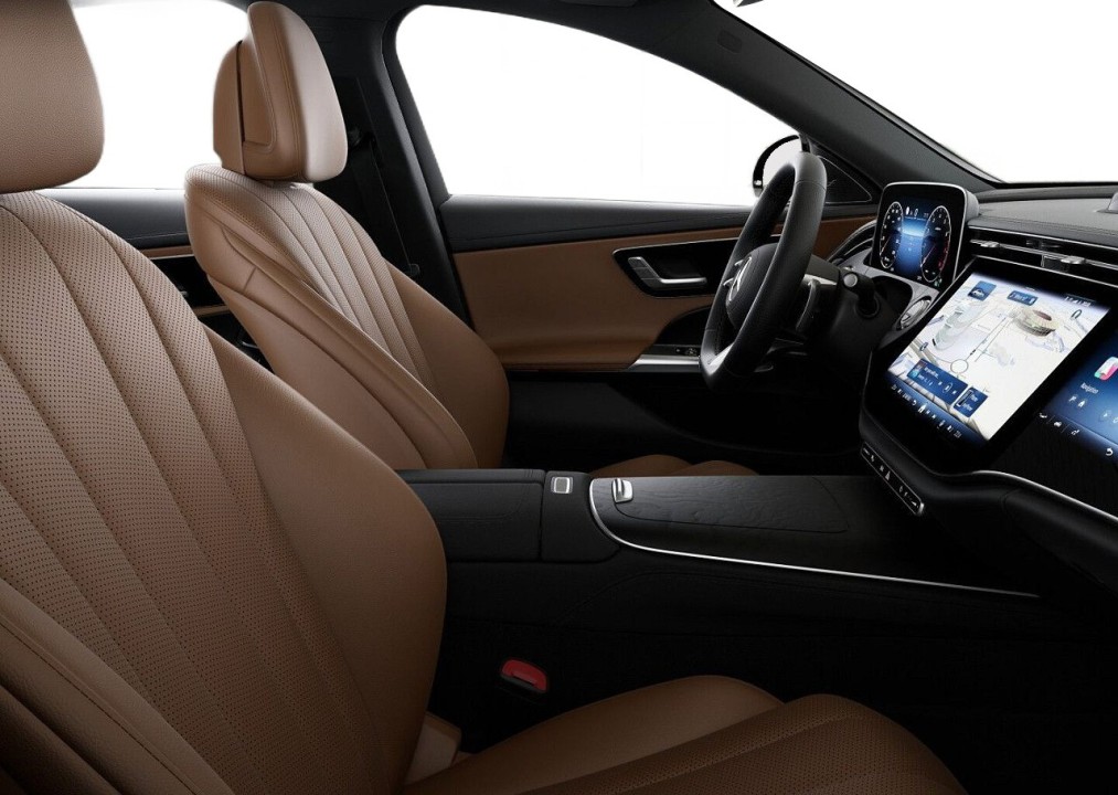 Mercedes-Benz E 200 4MATIC AMG Line - foto 12