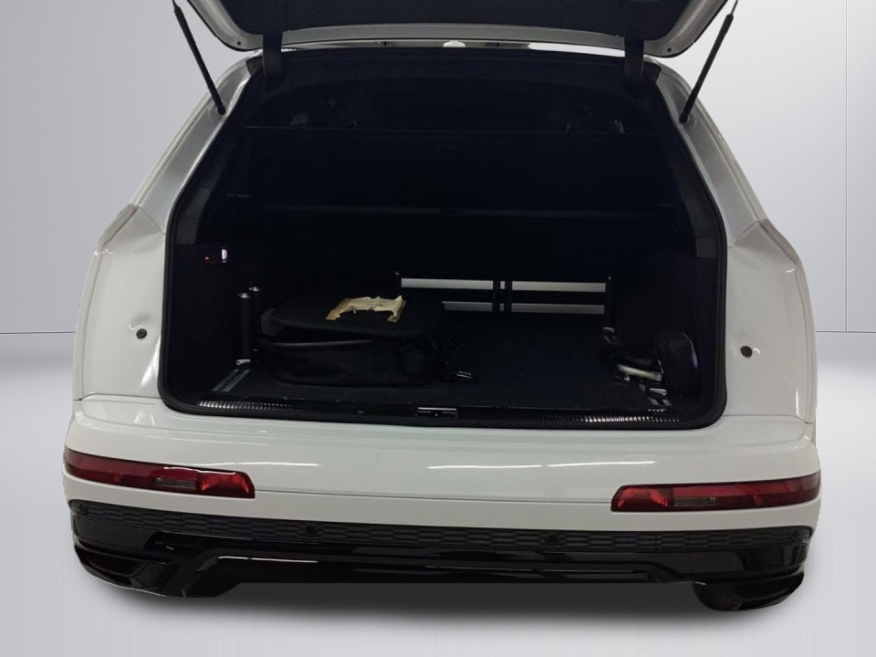 Audi Q7 TFSIe - foto 14
