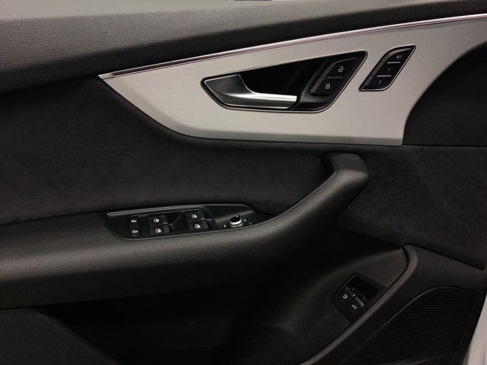 Audi Q7 TFSIe - foto 13