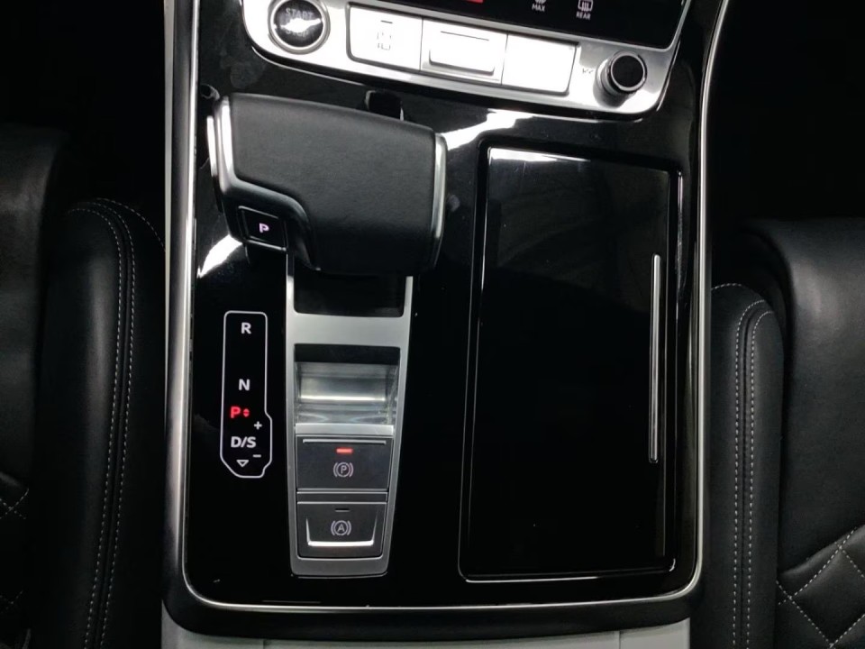 Audi Q7 TFSIe - foto 6