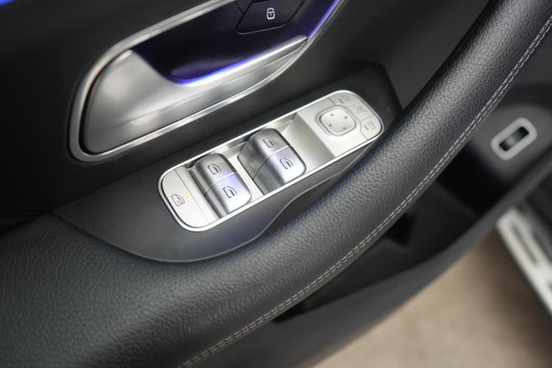 Mercedes-Benz GLE 350de 4MATIC - foto 30