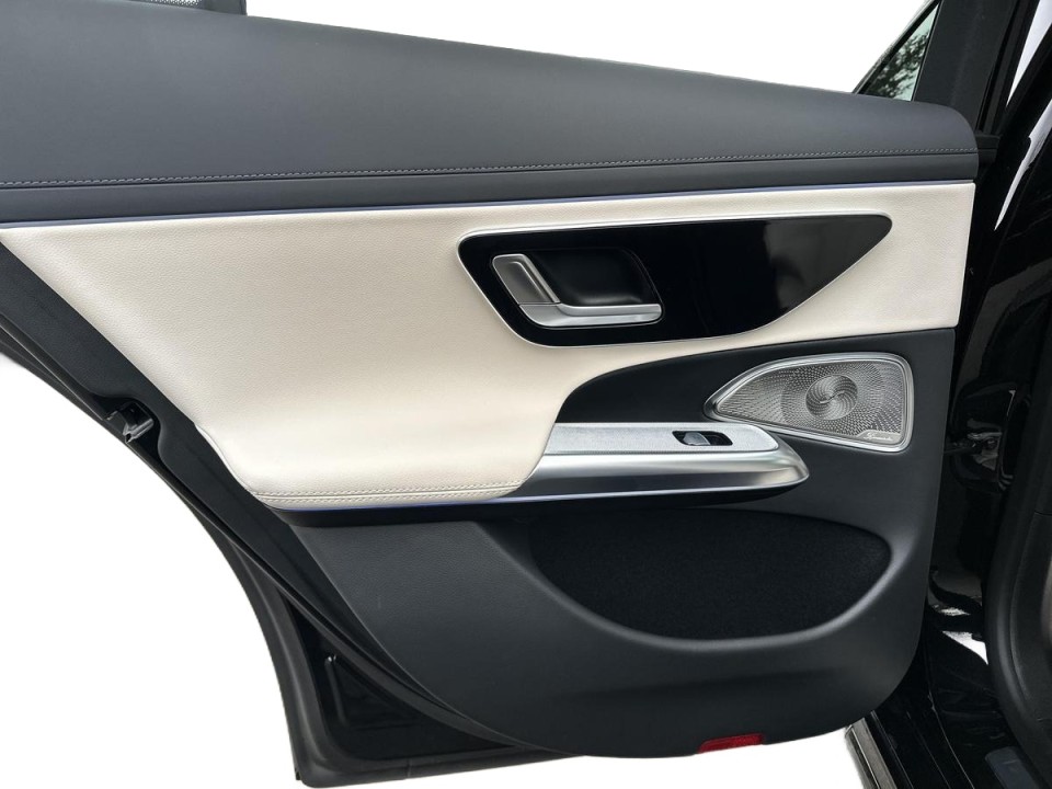 Mercedes-Benz E 200 4MATIC - foto 19