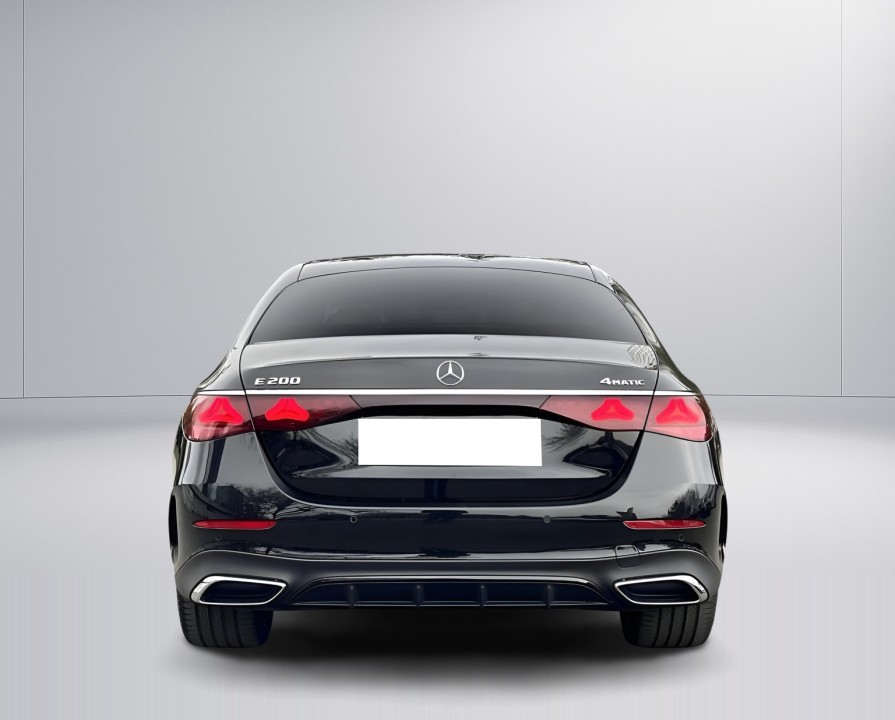 Mercedes-Benz E 200 4MATIC (4)