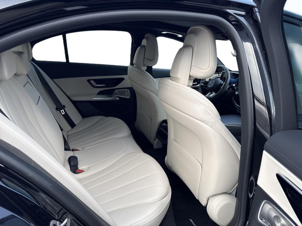 Mercedes-Benz E 200 4MATIC - foto 11