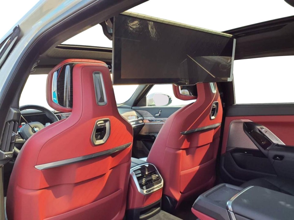 BMW Seria 7 740d xDrive M-Sport - foto 6