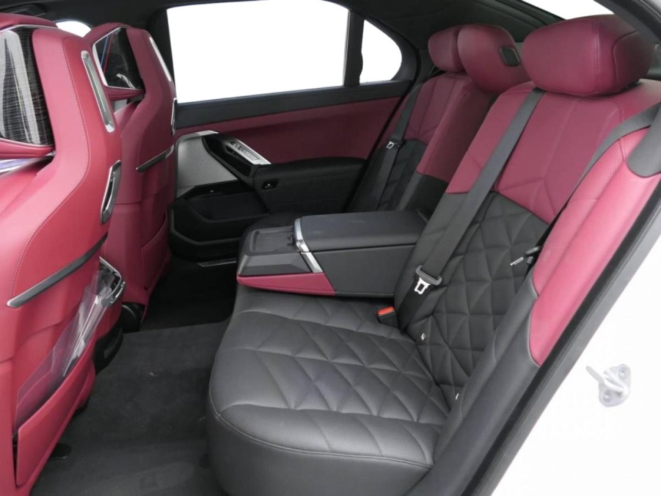 BMW Seria 7 740d xDrive M-Sport - foto 7