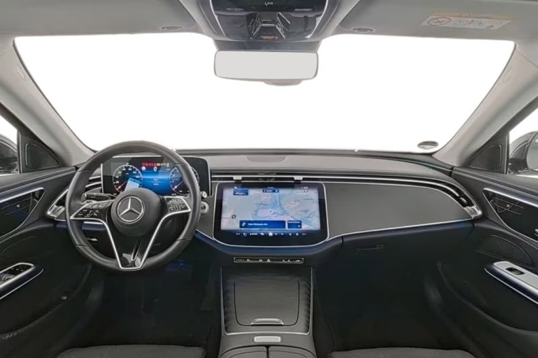 Mercedes-Benz E 200 (4)