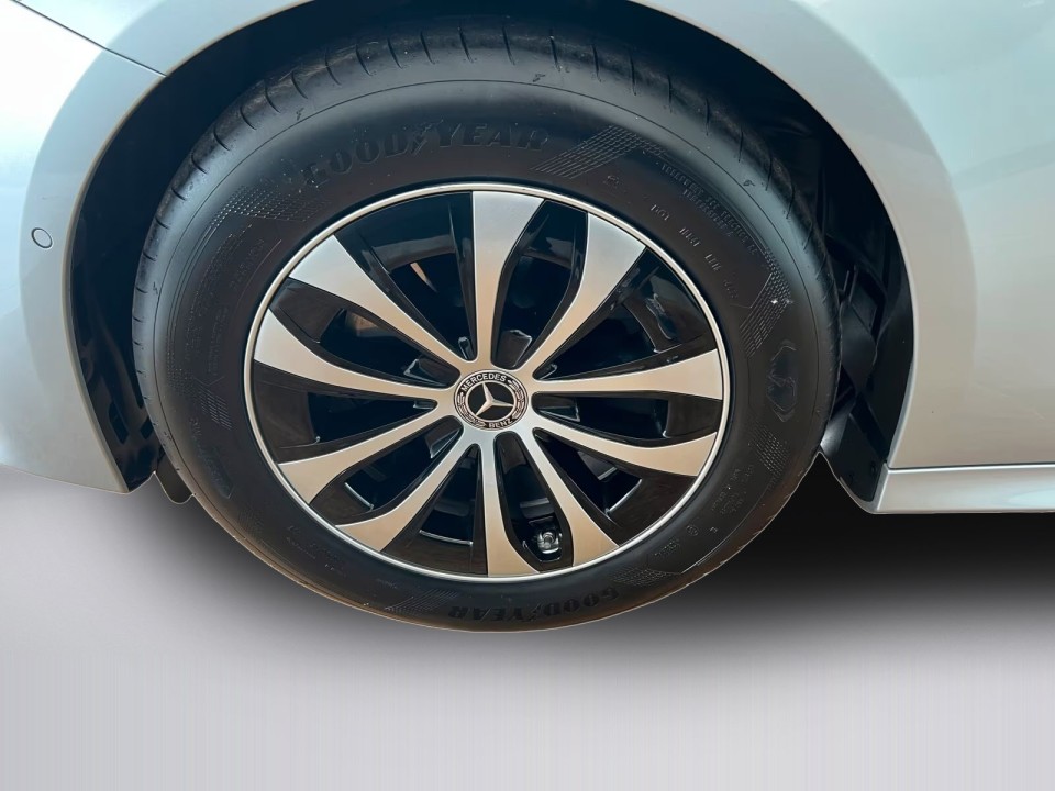 Mercedes-Benz E 200 Avantgarde - foto 17