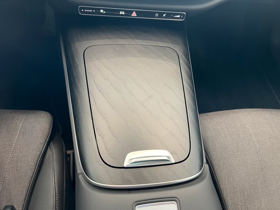 Mercedes-Benz E 200 Avantgarde - foto 12