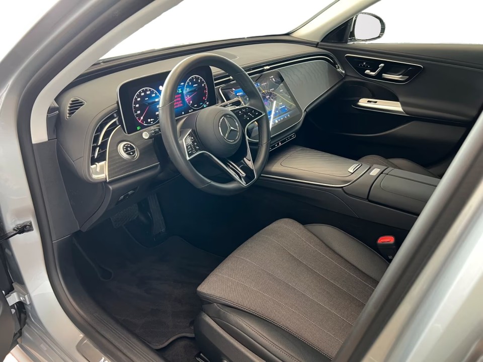 Mercedes-Benz E 200 Avantgarde - foto 6