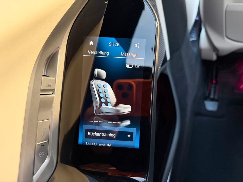 BMW Seria 7 740d xDrive M-Sport - foto 18