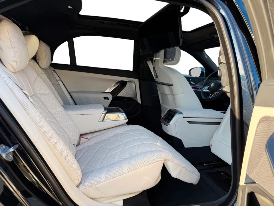 BMW Seria 7 740d xDrive M-Sport - foto 10