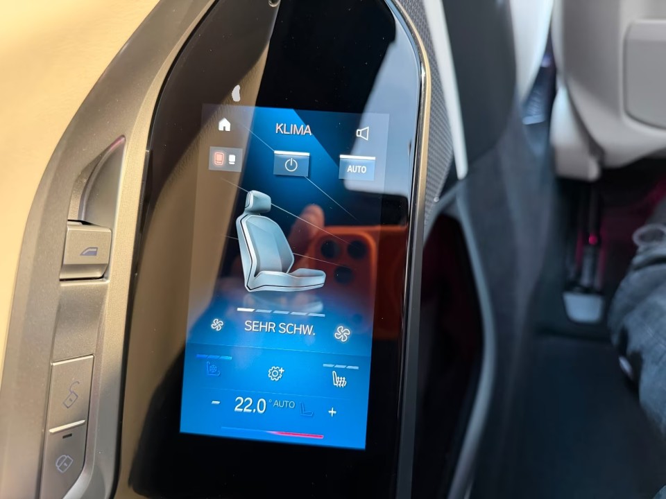 BMW Seria 7 740d xDrive M-Sport - foto 17