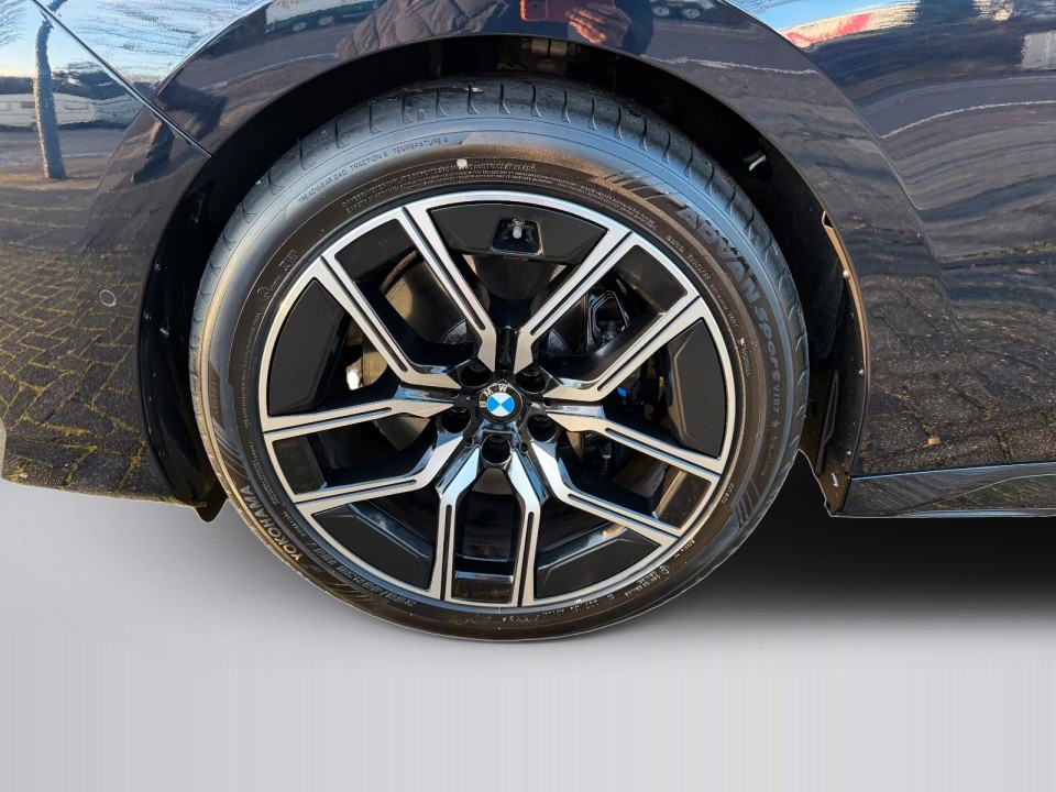 BMW Seria 7 740d xDrive M-Sport - foto 32
