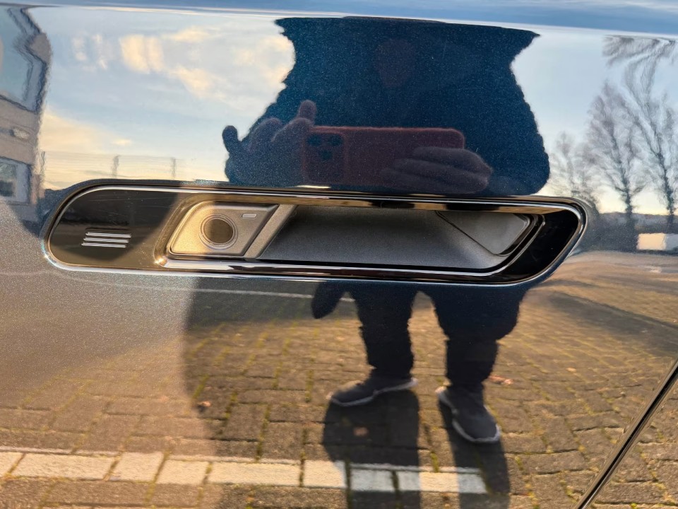 BMW Seria 7 740d xDrive M-Sport - foto 30