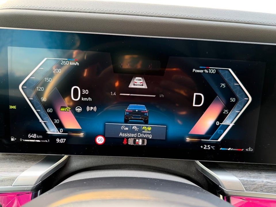 BMW Seria 7 740d xDrive M-Sport - foto 27