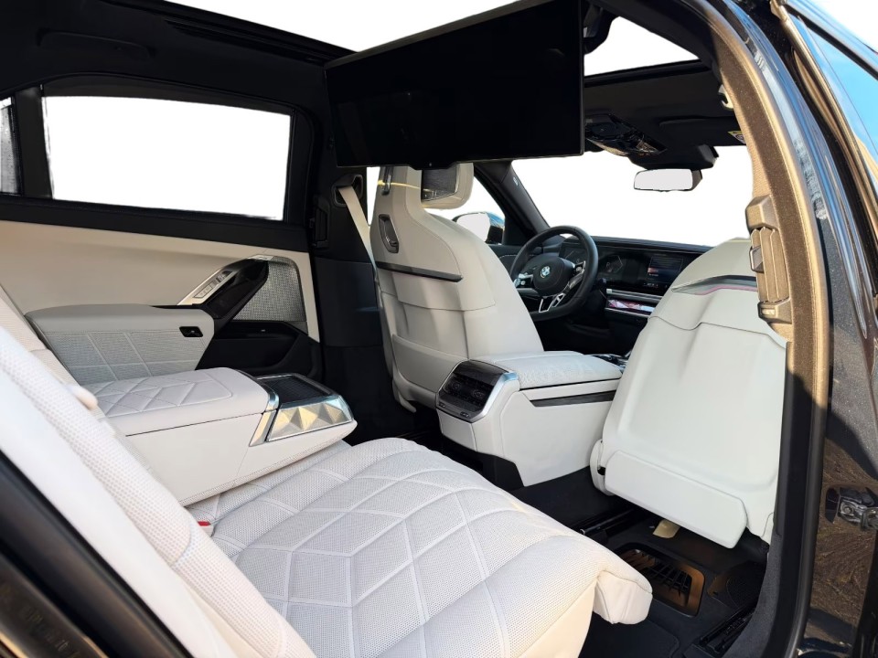 BMW Seria 7 740d xDrive M-Sport - foto 11