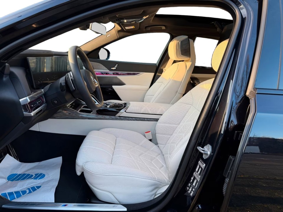 BMW Seria 7 740d xDrive M-Sport - foto 7