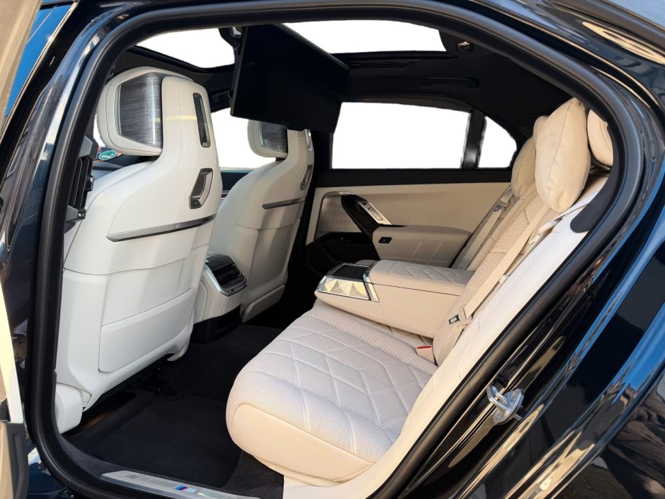 BMW Seria 7 740d xDrive M-Sport - foto 9