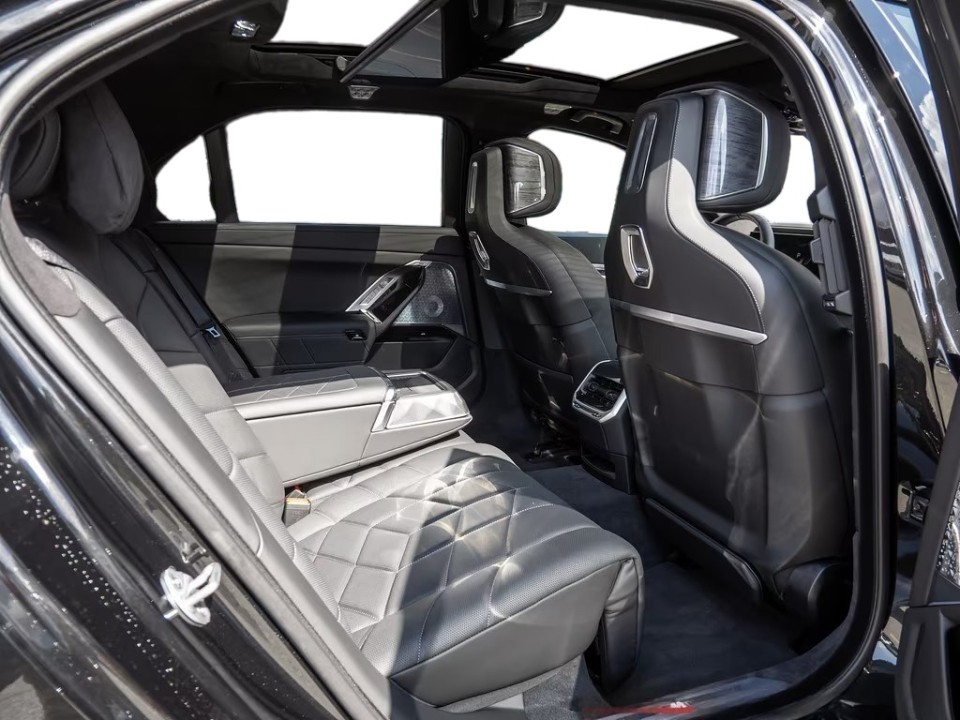 BMW Seria 7 740d xDrive M-Sport - foto 17