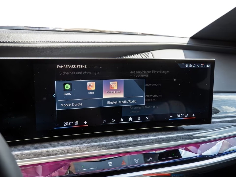 BMW Seria 7 740d xDrive M-Sport - foto 12