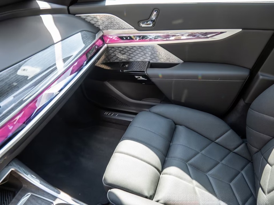 BMW Seria 7 740d xDrive M-Sport - foto 15