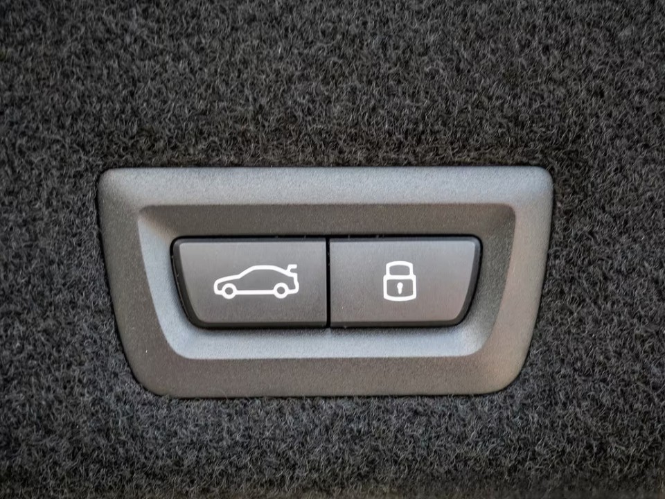 BMW Seria 7 740d xDrive M-Sport - foto 19